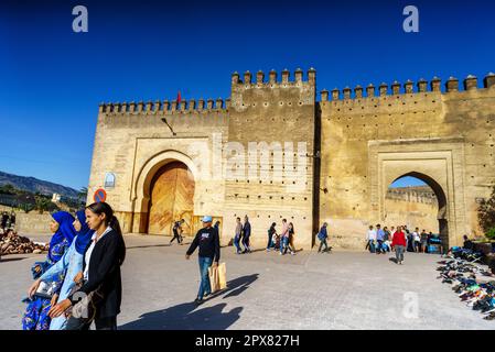 Bab Mahrouk, porte dans le mur, Fès, maroc, afrique Banque D'Images