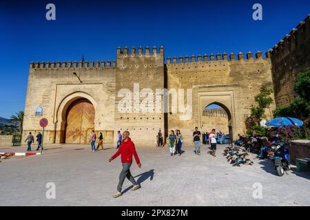 Bab Mahrouk, porte dans le mur, Fès, maroc, afrique Banque D'Images