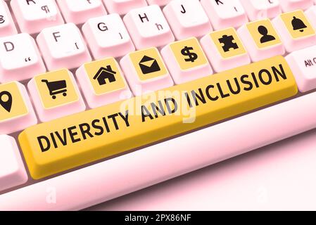 Légende conceptuelle diversité et inclusion, mot écrit sur l'aire de répartition la différence humaine inclut la race ethnicité sexe Banque D'Images