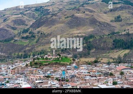 panorama de la ville d'Alausi en Equateur . Banque D'Images