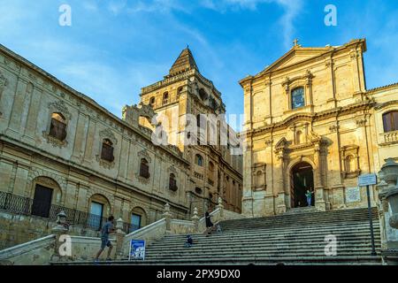 L'église et le couvent de San Francesco d'Assise all'Immacolata est l'une des églises de Noto, dans le style baroque sicilien. Noto, Sicile Banque D'Images