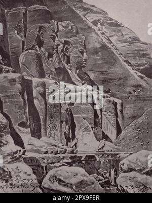 Monuments nubiens d'Abu Simbel à Philae. Environ 1264 av. J.-C. Abu Simbel est un site historique comprenant deux temples massifs coupés en roche dans le village d'Abu Simbel, dans le gouvernorat d'Assouan, en haute-Égypte, près de la frontière avec le Soudan. Les temples jumeaux ont été à l'origine sculptés du flanc de montagne au 13th siècle av. J.-C., pendant le règne de la dynastie 19th du Pharaon Ramsès II Leurs énormes figures extérieures de relief de roche de Ramesses II sont devenues iconiques. Sa femme, Nefertari, et ses enfants peuvent être vus en plus petits chiffres par ses pieds. Des sculptures à l'intérieur du Grand Temple commémorent les chefs héroïques de Ramsès II Banque D'Images