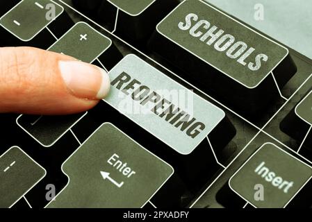 Écriture de texte les écoles rouvrant, Word pour les classes sont terminé pour le moment étant la fin de la journée d'école Banque D'Images