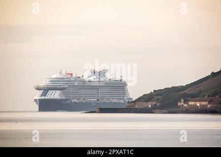 Port de Cork, Cork, Irlande. 02nd mai 2023. Le navire de la cruse Celebrity Apex entre dans le port de Cork sur son chemin pour une visite d'une journée à Cobh, Co. Cork, Irlande. - Crédit; David Creedon / Alamy Live News Banque D'Images