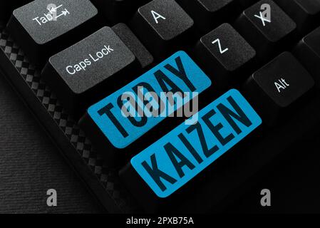 Présentation conceptuelle Kaizen, mot écrit sur une philosophie d'entreprise japonaise d'amélioration des pratiques de travail Banque D'Images