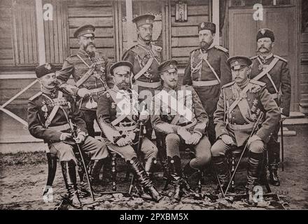 Armée russe impériale. Son Excellence le Grand-Duc Nocolas Nicolaievich, commandant de la division de cavalerie des 2nd gardes, et les chefs régimentaires de la division Banque D'Images