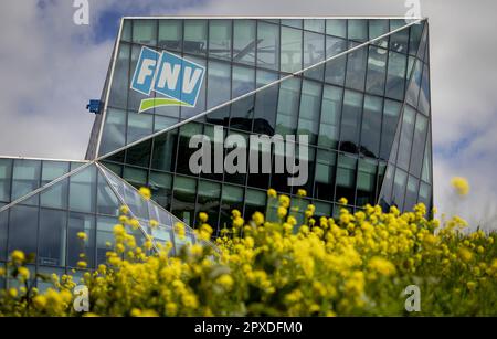 UTRECHT - logo de la FNV sur l'extérieur du syndicat central du syndicat FNV. ANP ROBIN VAN LONKHUIJSEN pays-bas sortie - belgique sortie Banque D'Images