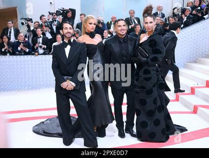 New York, États-Unis. 01st mai 2023. Marc Jacobs, Paris Hilton, Char DeFrancesco, Colby Mugrabi assister à l'avantage 2023 de l'Institut de costume célébrer Karl Lagerfeld : une ligne de beauté au Metropolitan Museum of Art de New York, NY, Etats-Unis sur 01 mai 2023. Photo de Charles Guerin/ABACAPRESS.COM crédit: Abaca Press/Alay Live News Banque D'Images