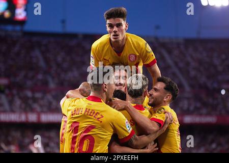 Séville, Espagne. 01st mai 2023. Les joueurs de Gérone célèbrent un but lors du match LaLiga Santander entre Sevilla FC et Gérone à l'Estadio Ramon Sanchez Pizjuan à Séville. (Crédit photo : Gonzales photo/Alamy Live News Banque D'Images