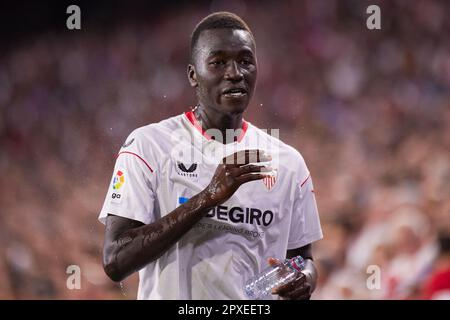 Séville, Espagne. 01st mai 2023. Pape Gueye (18) du FC Sevilla vu pendant le match LaLiga Santander entre le FC Sevilla et Gérone à l'Estadio Ramon Sanchez Pizjuan à Séville. (Crédit photo : Gonzales photo/Alamy Live News Banque D'Images