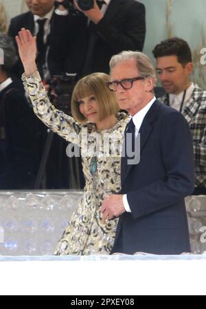 New York, NY, États-Unis. 1st mai 2023. Anna Wintour et Bill Nighy au Gala met 2023 célébrant Karl Lagerfeld : une ligne de beauté au Metropolitan Museum of Art de New York, sur 1 mai 2023. Crédit : RW/Media Punch/Alamy Live News Banque D'Images