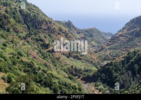 Les belles montagnes de l'île de Madère, Portugal. Banque D'Images