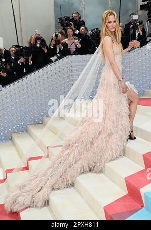 New York, États-Unis. 02nd mai 2023. New York, États-Unis. 1 mai 2023. Nicole Kidman arrive au gala met 2023 au Metropolitan Museum of Art de New York. Le thème de cette année est Karl Lagerfeld Une ligne de beauté. Crédit : Doug Peters/Alamy Live News Banque D'Images