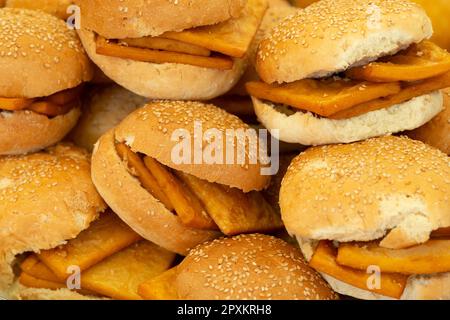 Sandwich avec panelle, cuisine typique de la rue de Sicile Banque D'Images