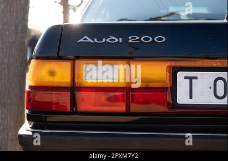 Détail du badge avec les lettres de l'Audi 200 Banque D'Images