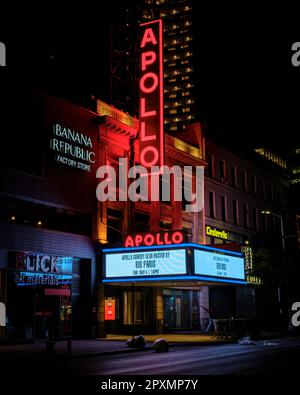 Panneau Apollo Theatre de nuit à Harlem, Manhattan, New York Banque D'Images