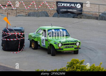 David Kirby qui participe à un rallye classique Ford Escort RS1600 1972 dans le Corbeau Seats Rally sur le front de mer à Clacton, Essex, Royaume-Uni. Pilote CO Abi Haycock Banque D'Images