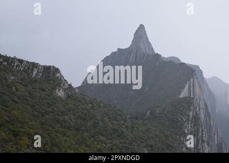 La Huasteca Mountains, Santa Catarina, Mexique Banque D'Images