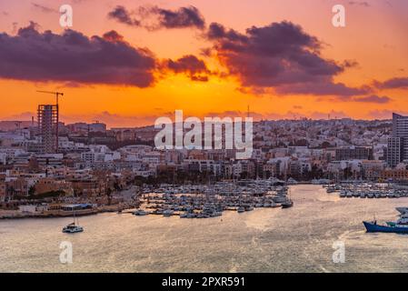 Vue sur la Valette, Sliema, Birgu sur l'île de Malte. Banque D'Images