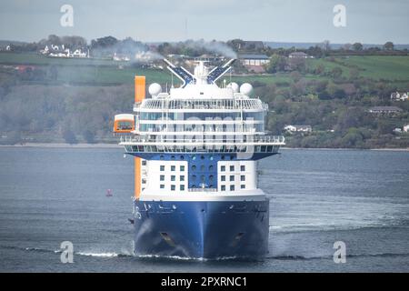 Crosshaven, Cork, Irlande. 02nd avril 2023. Le bateau de croisière Celebrity Apex sort du port, vu de Crosshaven, Co Cork, Irlande. - Crédit; David Creedon / Alamy Live News Banque D'Images