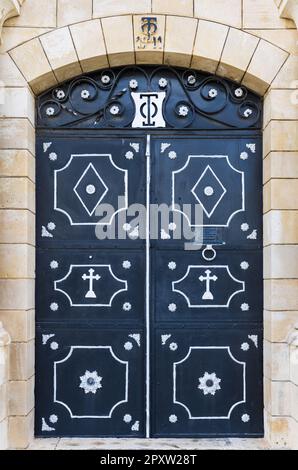 Porte du monastère orthodoxe sur le mont Tabor en Israël Banque D'Images