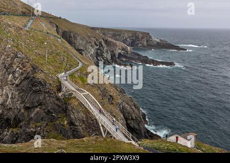 Mizen Head Bridge (Droichead Cheann Mizen) sur la péninsule Mizen, le point continental le plus sud d'Irlande sur la Wild Atlantic Way, Carbéry, comté de Cork Banque D'Images