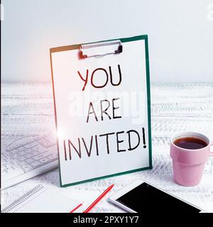 Écriture affichage de texte vous êtes invité, Word pour recevoir et invitation à un événement Joignez-vous à nous pour célébrer Banque D'Images