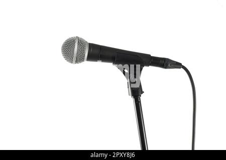 vue latérale rapprochée d'un microphone à profil isolé sur fond blanc Banque D'Images