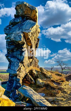 Une photo du mur du diable dans la montagne de Harz en Allemagne Banque D'Images