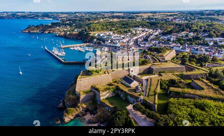 Vue aérienne de la Citadelle du Palais construite par Vauban sur Belle-Île-en-Mer, la plus grande île bretonne de Morbihan, France - Maritime fortificati Banque D'Images