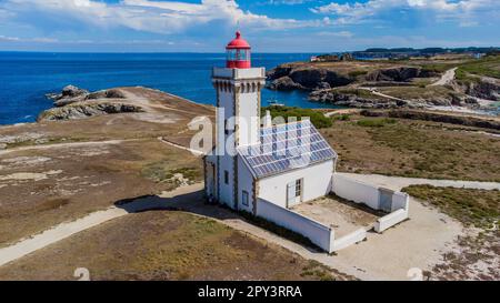 Vue aérienne de la Pointe des Poulains, pointe ouest de Belle-île-en-Mer, la plus grande île bretonne du Morbihan, France - Phare des Poulains l Banque D'Images