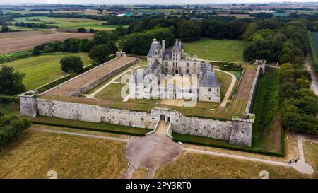 Vue aérienne du château de Kerjean en Bretagne, France - Manoir fortifié de style Renaissance construit pour les membres de la famille Barbier en 16th Banque D'Images