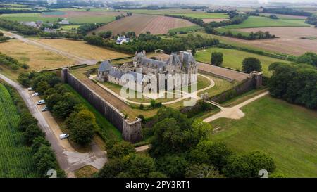 Vue aérienne du château de Kerjean en Bretagne, France - Manoir fortifié de style Renaissance construit pour les membres de la famille Barbier en 16th Banque D'Images