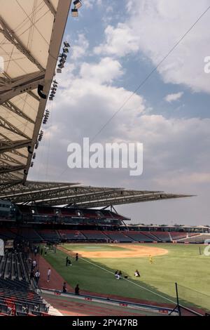 San Diego, États-Unis. 28th avril 2023. Les joueurs et le personnel de Padres vérifient le stade de base-ball Estadio Alfredo Harp Helú, nommé d'après le propriétaire minoritaire de Padre Alfredo Harp Helú, Mexico, 28 avril 2023. (Matthew Bowler/KPBS/Sipa USA) **AUCUNE VENTE À SAN DIEGO-SAN DIEGO OUT** Credit: SIPA USA/Alay Live News Banque D'Images