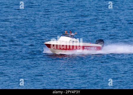 Un petit bateau sur Botany Bay à Sydney, en Australie. Banque D'Images