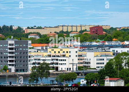 Göteborg, Suède - 29 mai 2022: Vue sur les maisons d'appartements à Sannegården Kyrkbyn et Biskopsgården Banque D'Images