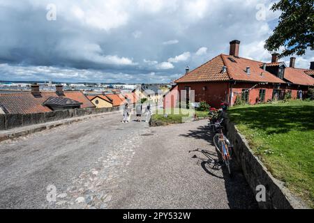 Varberg, Suède - 04 juillet 2022 : anciens bâtiments à l'intérieur de la forteresse de Varberg. Banque D'Images