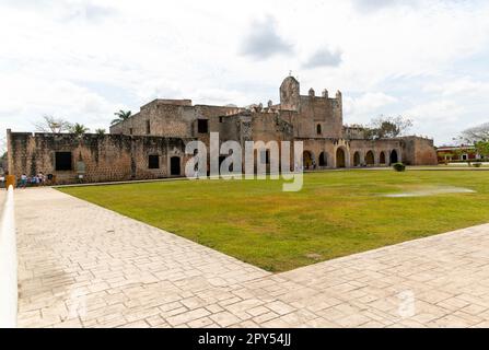 Façade du couvent de San Bernardino de Sienne, Valladolid, Yucatan, Mexique Banque D'Images