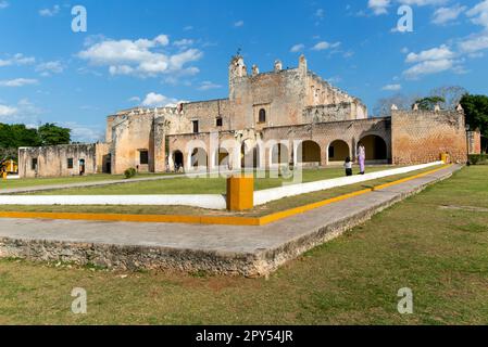 Façade du couvent de San Bernardino de Sienne, Valladolid, Yucatan, Mexique Banque D'Images