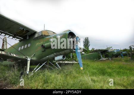 L'avion militaire de l'Union soviétique Antonov an-2 a été abandonné Banque D'Images