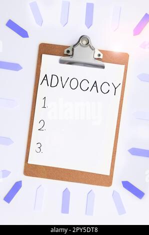 Texte montrant inspiration Advocacy. Vitrine d'affaires profession d'avocat travail d'avocat Recommandation publique Banque D'Images