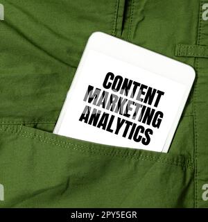 Affiche textuelle indiquant Content Marketing Analytics. La vue d'ensemble de l'entreprise est axée sur l'attraction de l'attention et la génération de prospects Banque D'Images