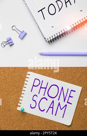 Affiche textuelle indiquant Phone Scam. Concept qui signifie recevoir des appels indésirables pour promouvoir des produits ou des services télévente Banque D'Images