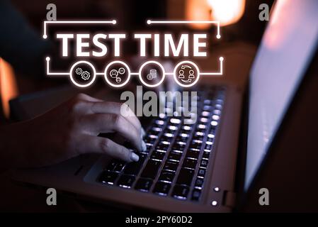 Symbole de texte indiquant l'heure du test. Moment de concept d'entreprise pour passer un examen leçon de connaissance de niveau apprise Banque D'Images