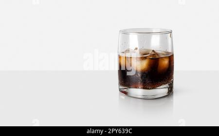 Cola avec glace Banque D'Images