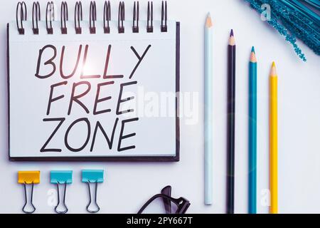 Affiche textuelle indiquant Bully Free zone. Aperçu de l'entreprise il est interdit d'être respectueux envers les autres brimades Banque D'Images