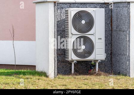 pompe à chaleur à la maison familiale Banque D'Images