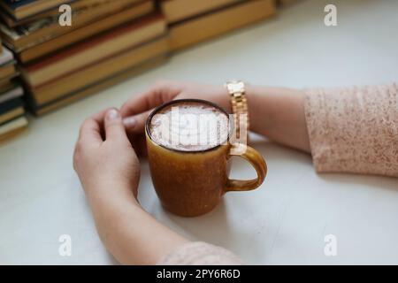 Gros plan sur le concept de tasse à cappuccino Banque D'Images