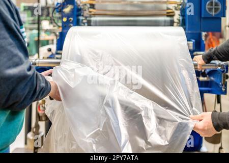 production de sacs en plastique en usine Banque D'Images