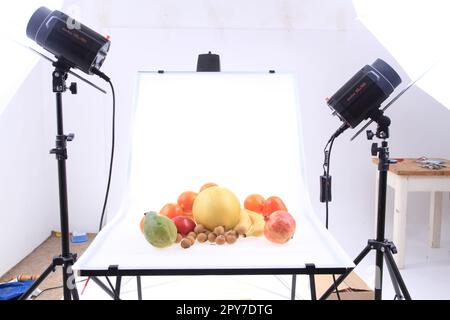 fruits exotiques sur la table photo dans le studio Banque D'Images